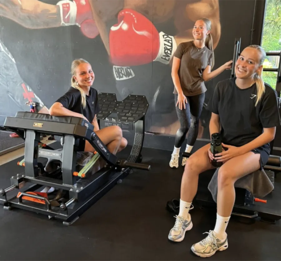 Guusje, Loes en Lynn trainen bij De Sportschool in Emmen